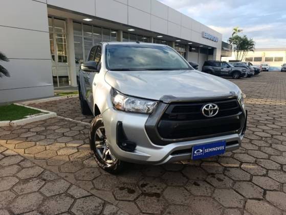 TOYOTA HILUX 2.8 D-4D TURBO DIESEL CS 4X4 AUTOMÁTICO
